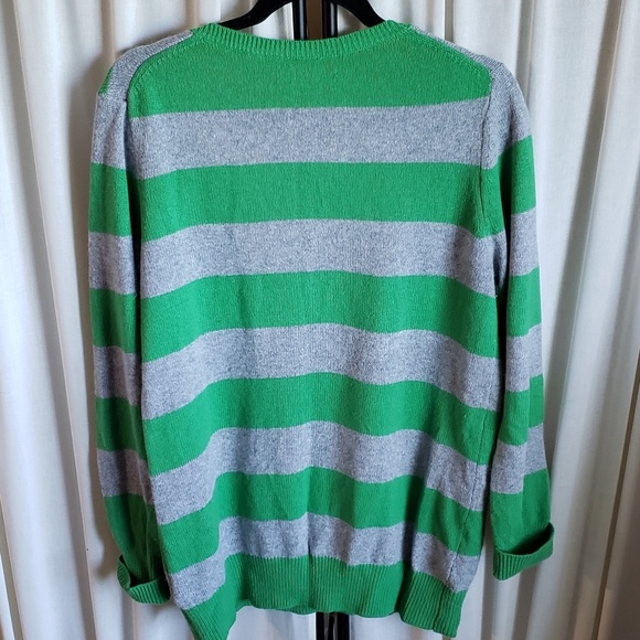 Old Navy L vneck gray/green long sleeve sweater - Picture 2 of 3